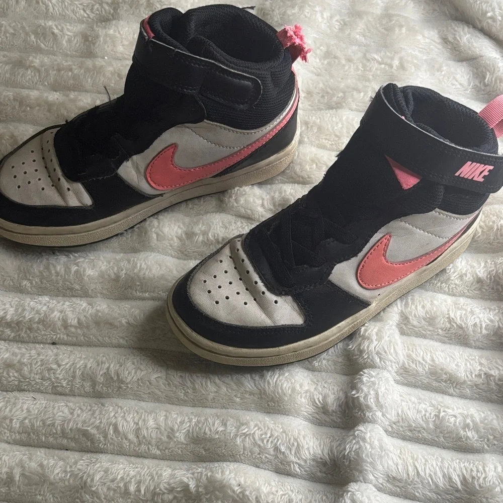 Nike Kids Sneakers - Black and Pink